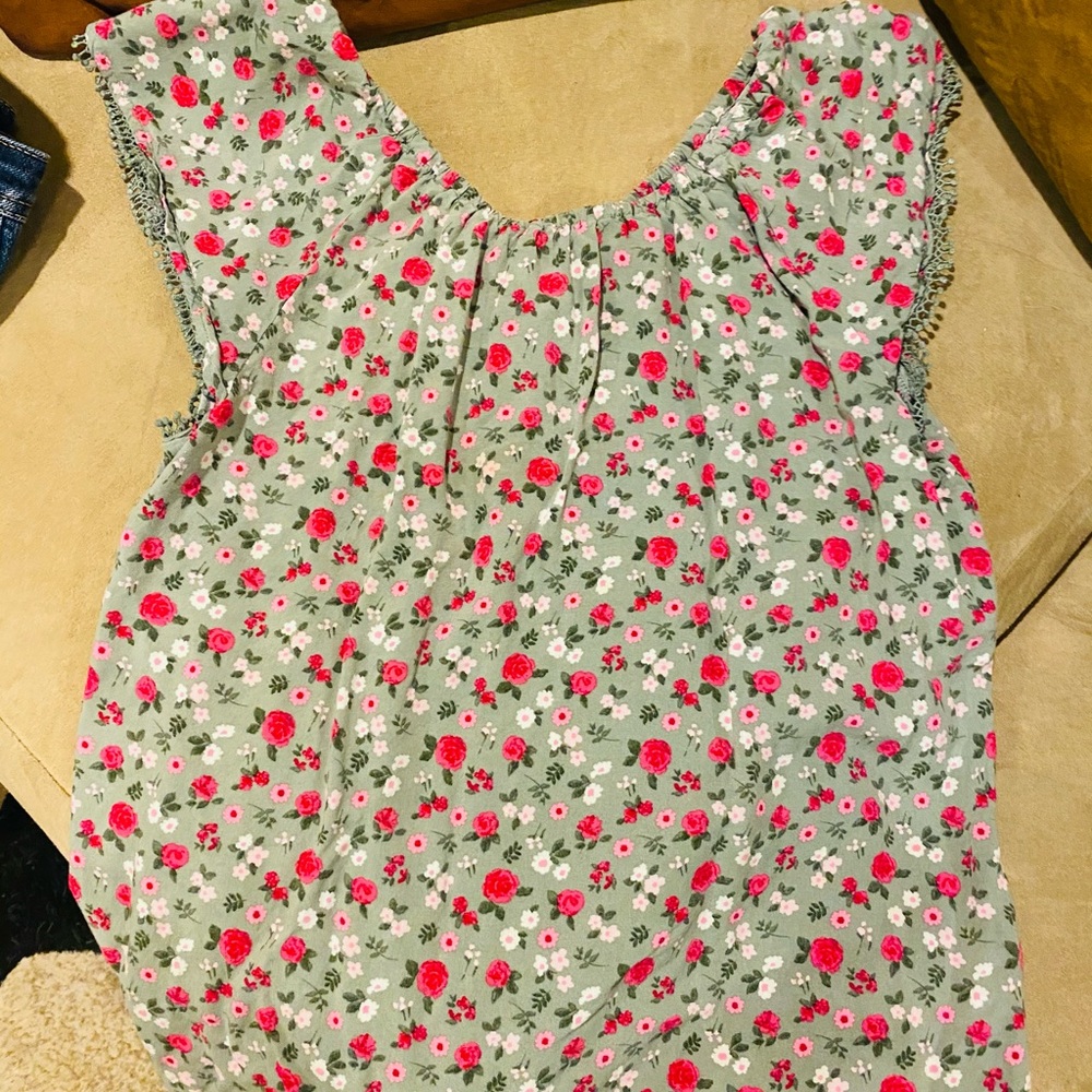 Olive top with flowers